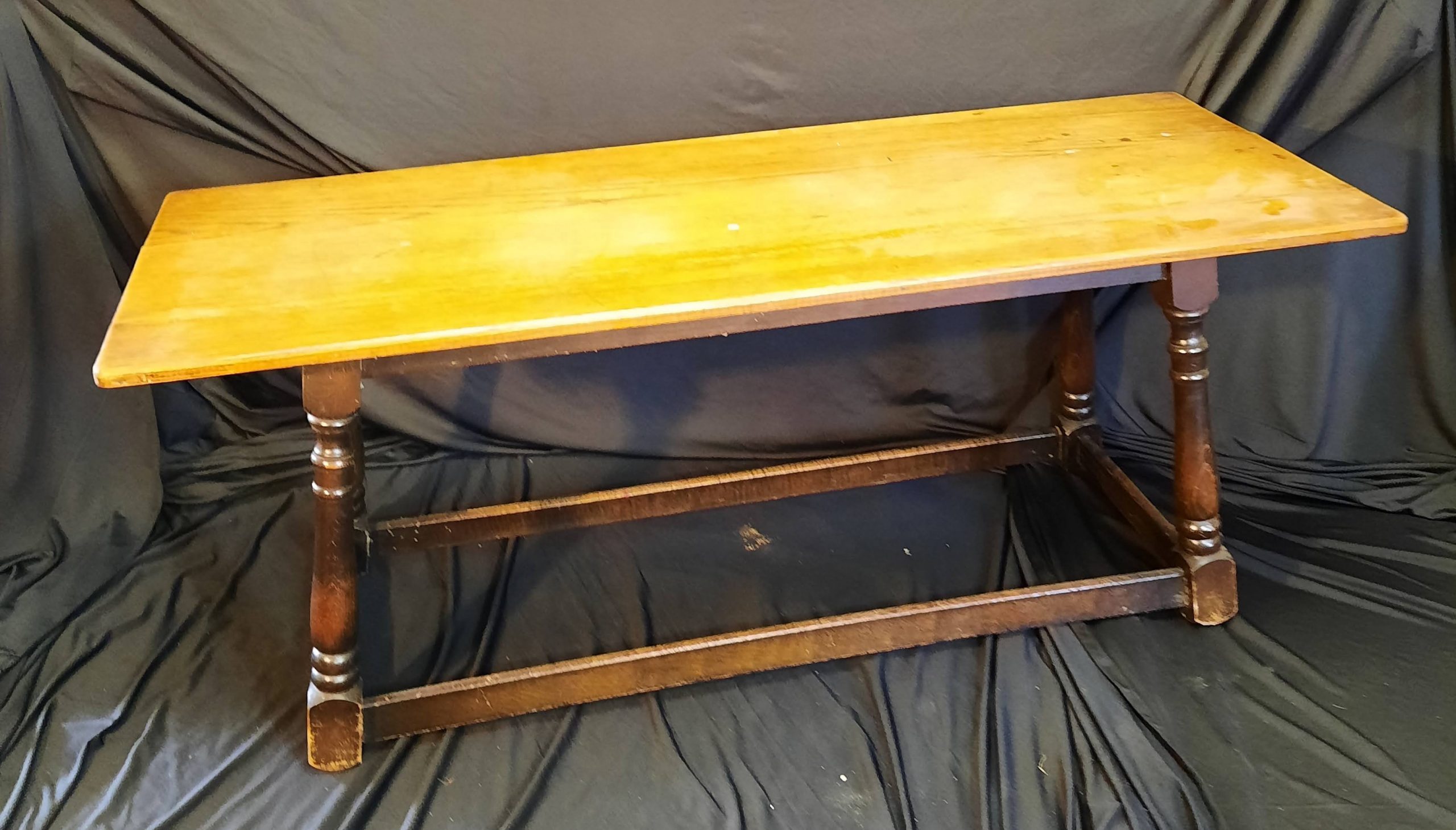 Coffee Table Long/Wood Revival Props