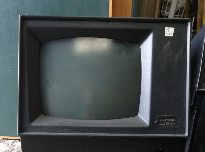 19802 Computer Monitor Monitor – Control Desk Monitor (Integrated) – Revival Props