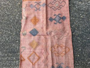 Rug - Berber Azimal (Geometric pink)